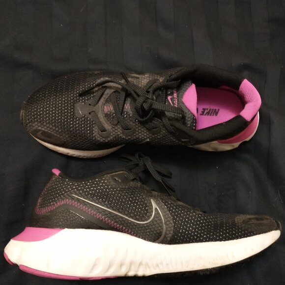 NIKE RENEW WOMEN'S SNEAKERS, BLACK AND PINK, SIZE 7.5. - Picture 2 of 4